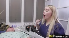 Redare Blonda MILF Doctor Folosit pentru Hardcore Freeuse Fantasy