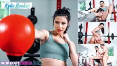 Redare Fetița timidă, Kylie Rocket, antrenament hardcore porno