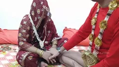 চালান নববধূ স্বামীর প্রথমবারের ভগ তার কুমারী স্ত্রীকে চোদাচ্ছে