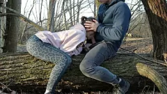 Riproduci MILF dai capelli cremisi mi succhia il cazzo nel parco: un incontro pubblico nascosto