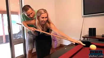 play Un cuplu aventuros vrea o casetă de sex profesionist cu ei înșiși