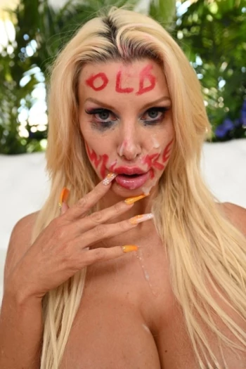 قناة Brittany Andrews