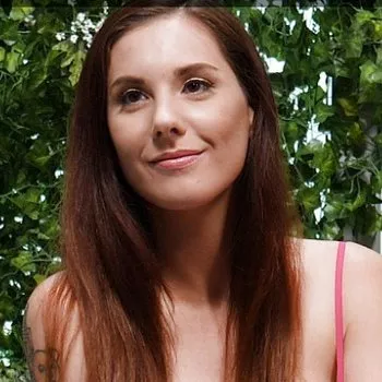 अभिनेता Lilian Stone